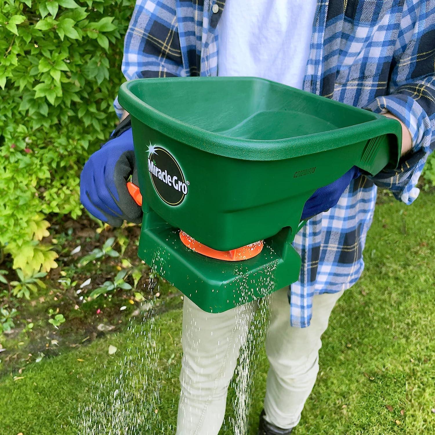 Miracle - Gro® Handy Spreader - FitfitGarden