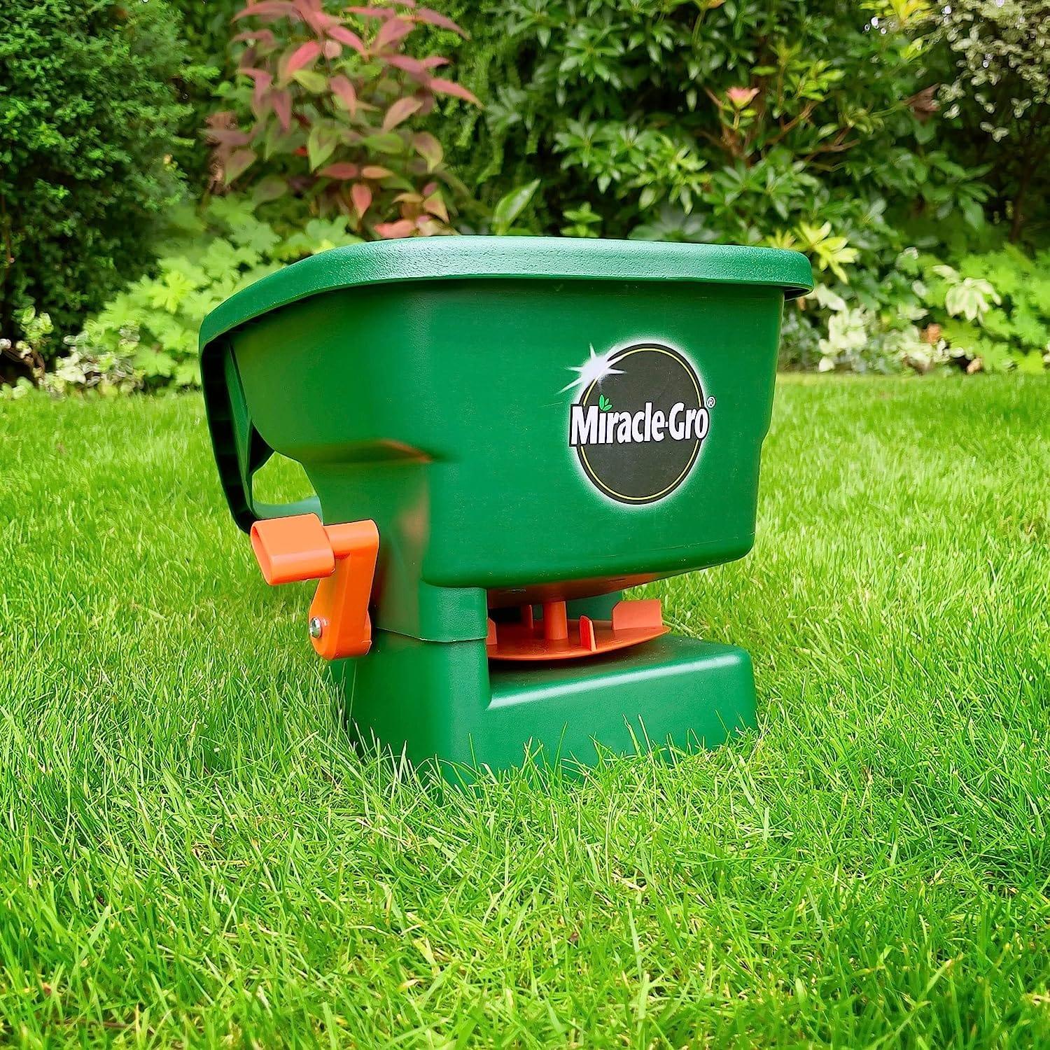 Miracle - Gro® Handy Spreader - FitfitGarden