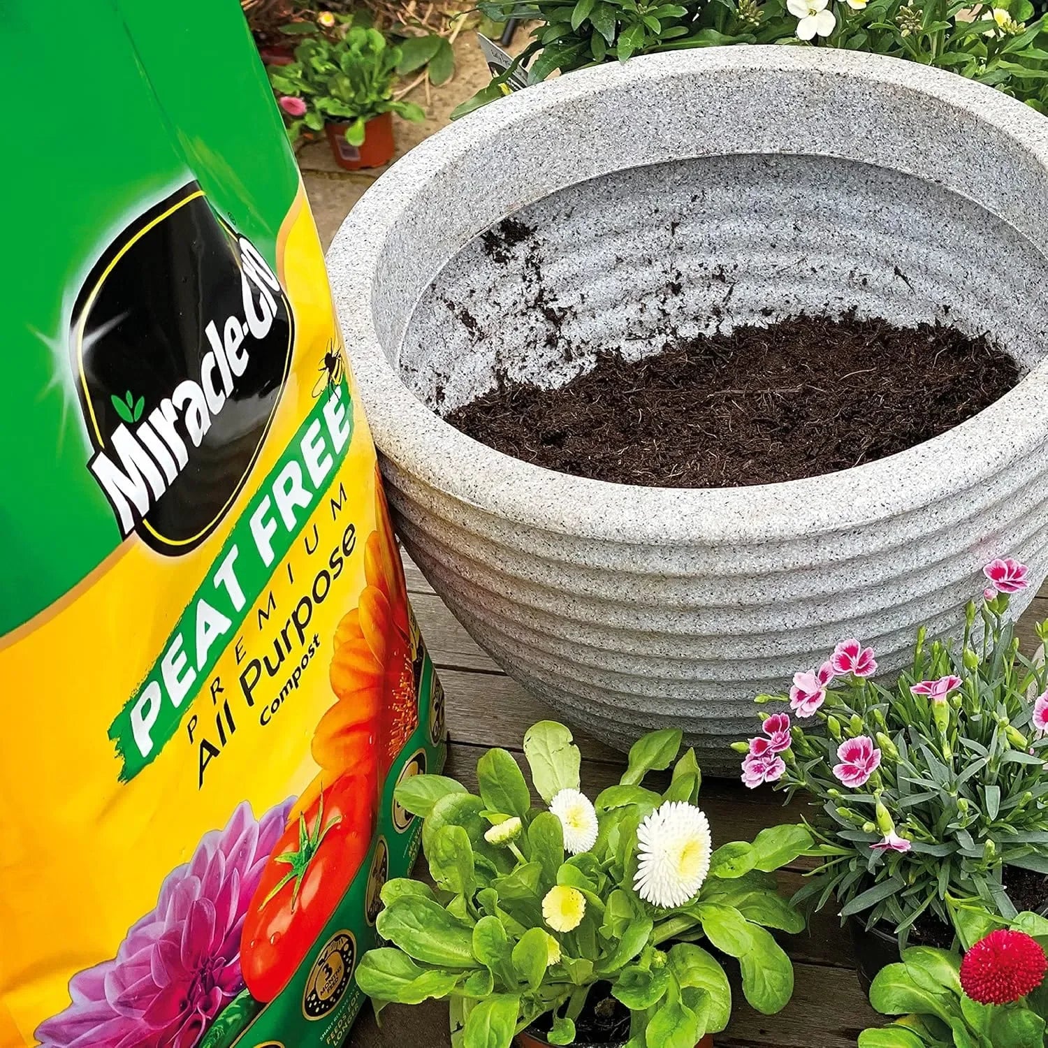 miracle gro peat free compost