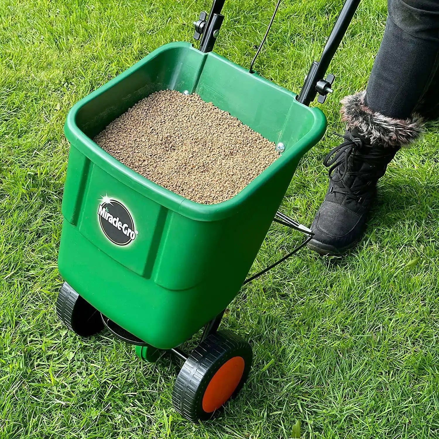miracle-gro rotary lawn spreader for seed and fertilizer FitfitGarden
